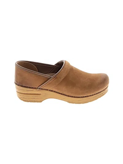 Pre-owned Dansko Mule/clog In Tan