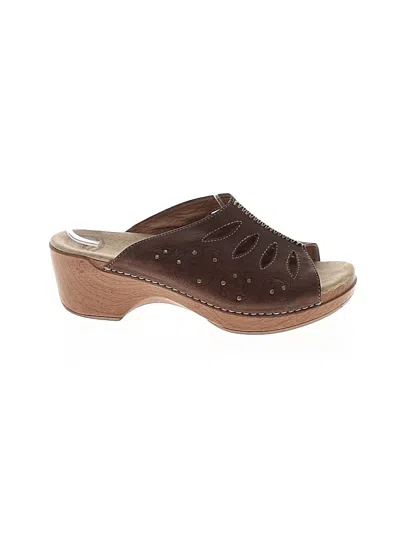 Pre-owned Dansko Sandals In Brown