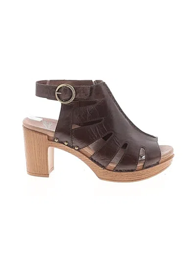 Pre-owned Dansko Sandals In Brown