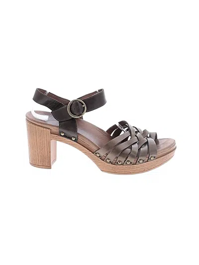 Pre-owned Dansko Sandals In Brown