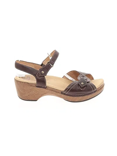 Pre-owned Dansko Sandals In Brown