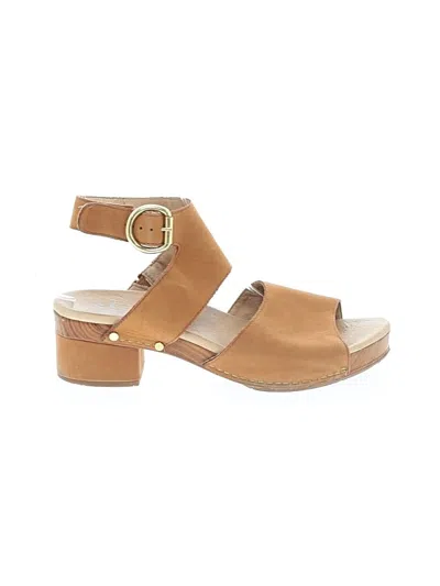 Pre-owned Dansko Sandals In Tan