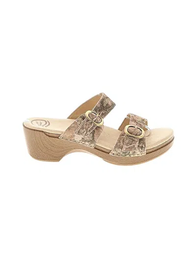 Pre-owned Dansko Sandals In Tan
