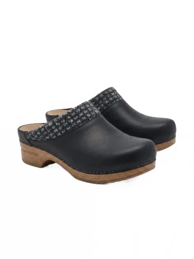 Dansko Women's Bev Slip On Mule In Black