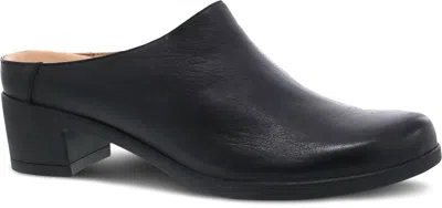 Dansko Women Carrie Clogs In Black
