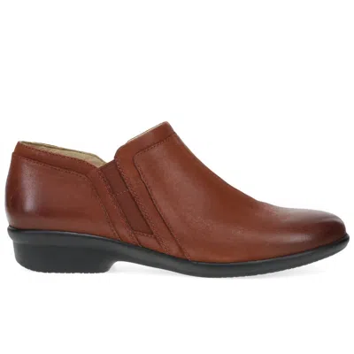 DANSKO WOMEN'S CHERYL BURNISHED NUBUCK BOOTIE IN RUSSET