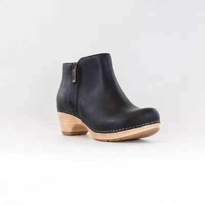 Dansko Women's Lizanne Bootie Clog In Black Leather