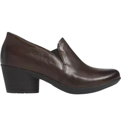 Dansko Women's Robin Burnished Calf Shoes In Chocolate In Brown