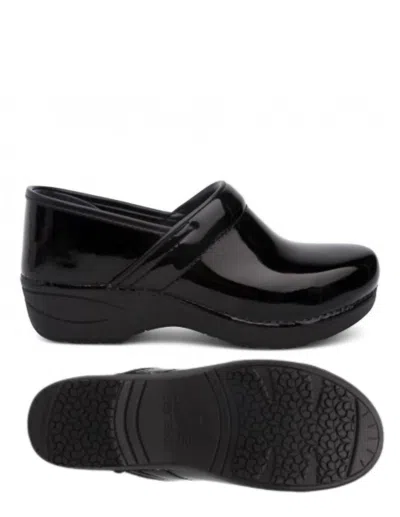 Dansko Professional Womens Solid Patent Leather Clogs In Black