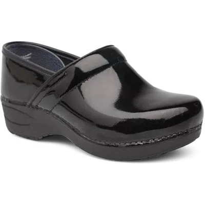 Dansko Women's Xp 2.0 Patent Clog In Black
