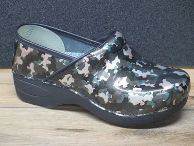 Dansko Women's Xp 2.0 Patent Professional Clog In Camo