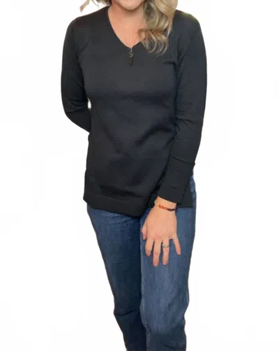 Daph Pima Cotton V-neck Sweater In Black