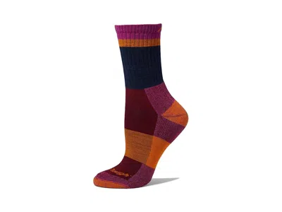 Darn Tough Vermont Heady Betty Micro Crew Lightweight With Cushion Women's Crew Cut Socks Shoes Clover: Lg (us 10-11.5) In Burgundy