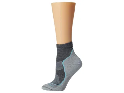 Darn Tough Vermont Light Hiker 1/4 Lightweight With Cushion Women's Crew Cut Socks Shoes Slate: Lg (us 10-11.5) In Gray