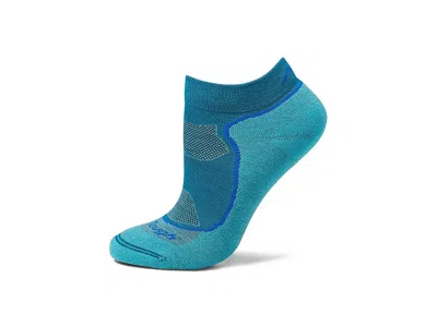 Darn Tough Vermont Light Hiker No Show Lightweight With Cushion Women's Crew Cut Socks Shoes Cascade: Sm (us 4.5-7) In Green
