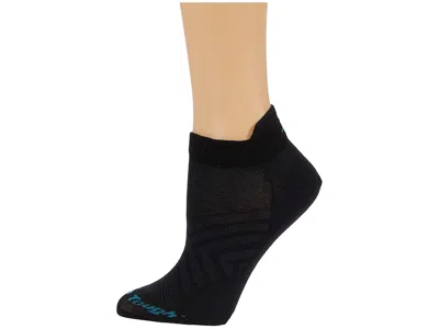 Darn Tough Vermont Run No Show Tab Ultra-lightweight Women's Crew Cut Socks Shoes Black: Md (us 7.5-9.5)