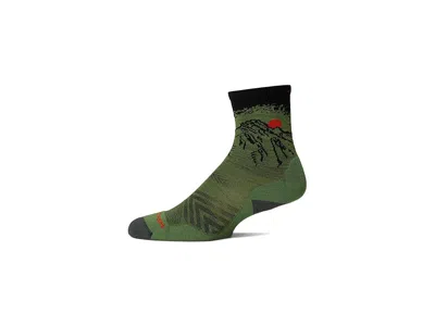 Darn Tough Vermont Vert Micro Crew Ultra-lightweight With Cushion Men's Crew Cut Socks Shoes Lichen: Xl (us 12.5-14.5) In Black