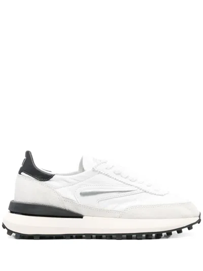Date Athleta Sneakers In Weiss