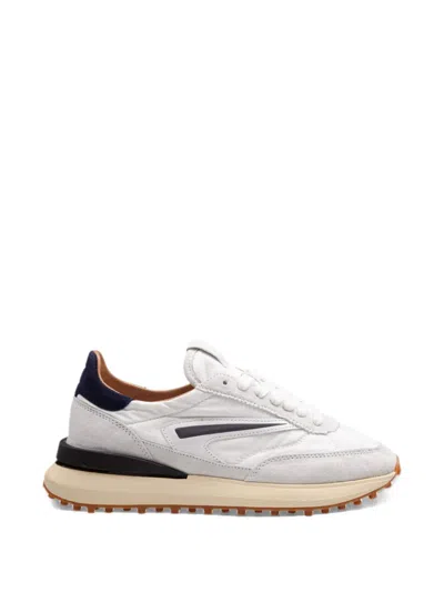 Date Atleta Sneakers In White