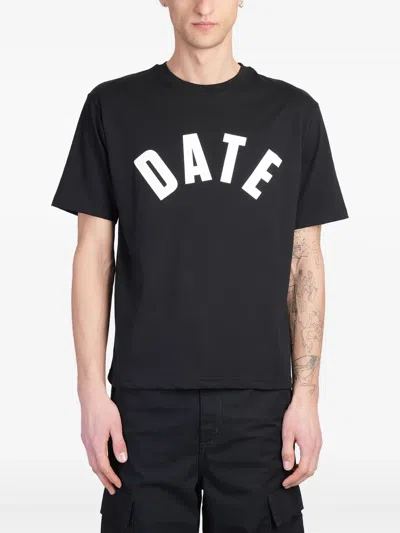 DATE LOGO-PRINT T-SHIRT
