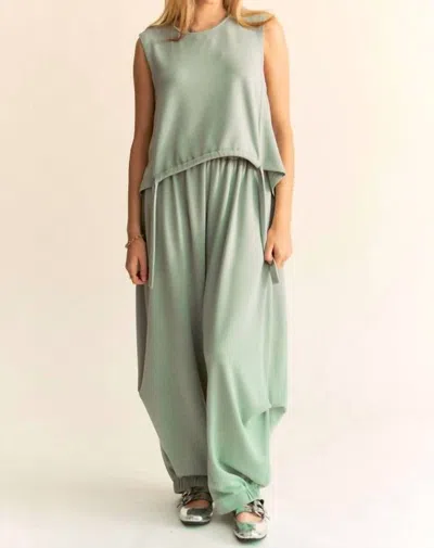 Davi & Dani Alice Round Neck Tank And Pant Set In Green