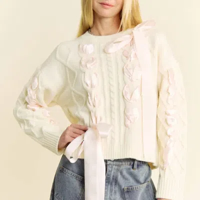 Davi & Dani Chunky Ribbon Sweater In White