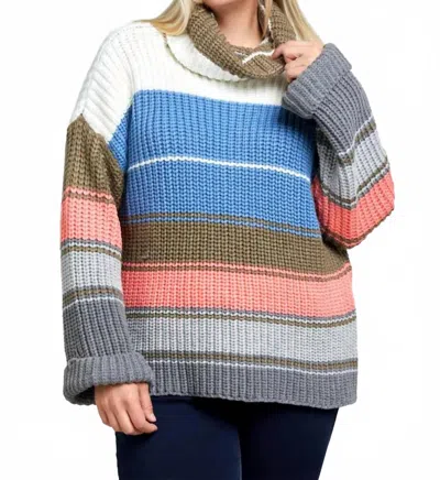 Davi & Dani Multi Turtle Neck Top - Plus In White