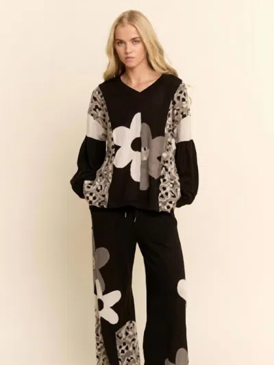 Davi & Dani Ruth Hooded Sweater Top In Black