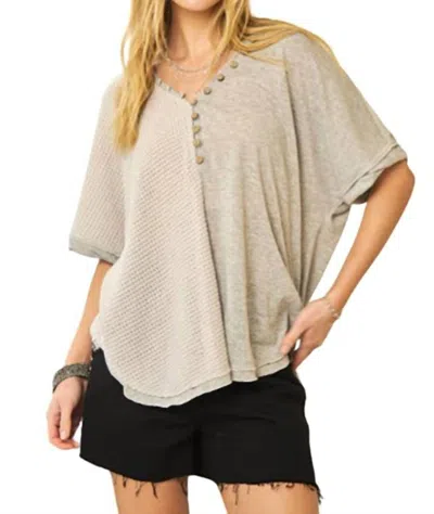 Davi & Dani V-neck Knit Top In Heather Grey In Gray