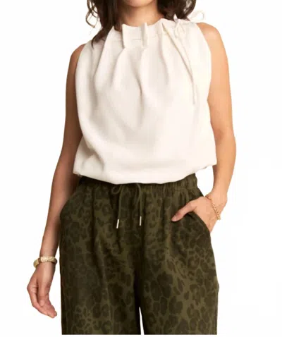 Davi & Dani Women's Always On My Mind Top In White