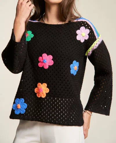 DAVI & DANI WOMEN'S CROCHET FLOWER PATCHED SWEATER IN BLACK