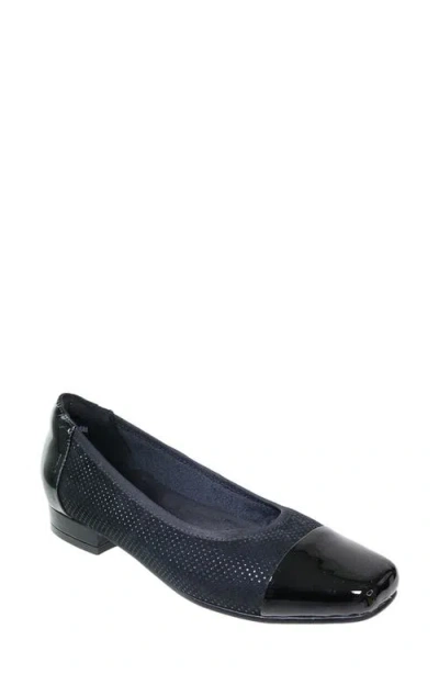 David Tate Amiya Ii Pump In Black Suede