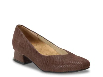 David Tate Extra Wide Width Fortune Pump In Brown