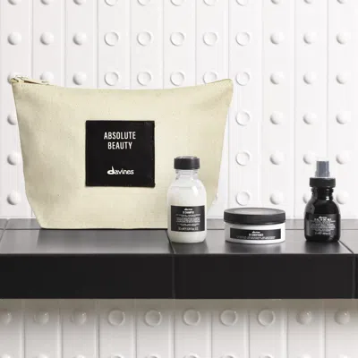 Davines Oi Travel Set + Pochette Kit In Multi