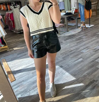 Day + Moon V-neck Contrast & Bow Detail Sweater Vest In Ivory/black In Multi