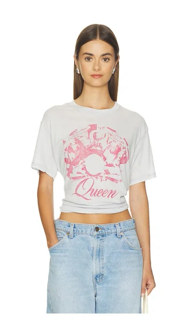 Daydreamer Queen Best Friend Burnout Boyfriend Tee In White