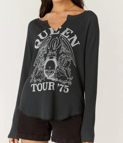 Daydreamer Queen Crest Notch Neck Thermal Tee In Vintage Black