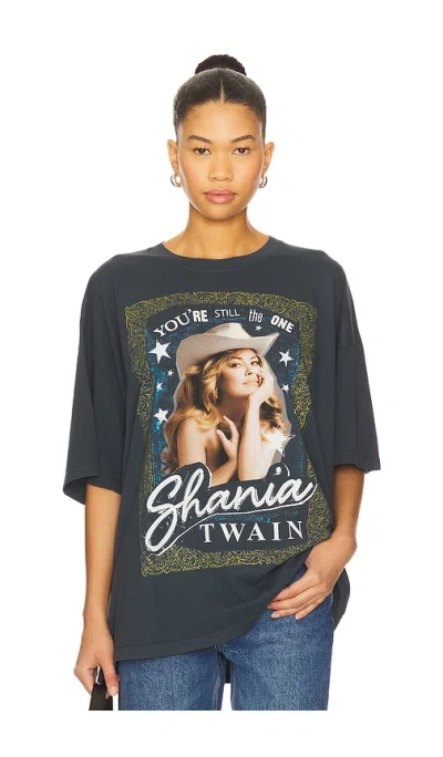 Daydreamer Shania Still The One One In Black