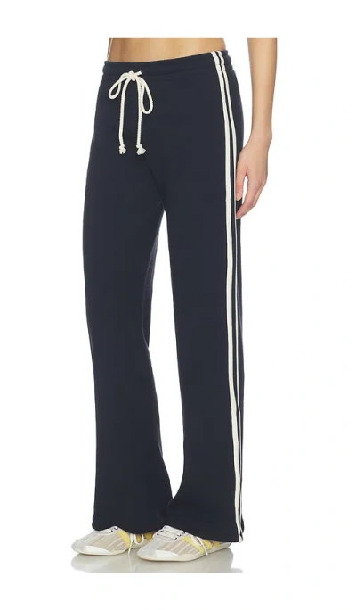 Daydreamer Solid Track Pant In Black Onyx
