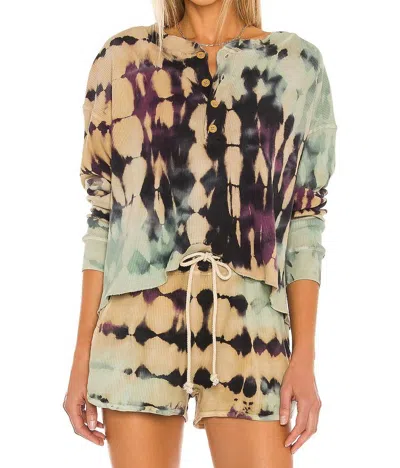 Daydreamer Thermal Henley Tee In Tie Dye In Multi