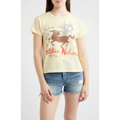 Daydreamer Willie Nelson Graphic T-shirt In Yellow