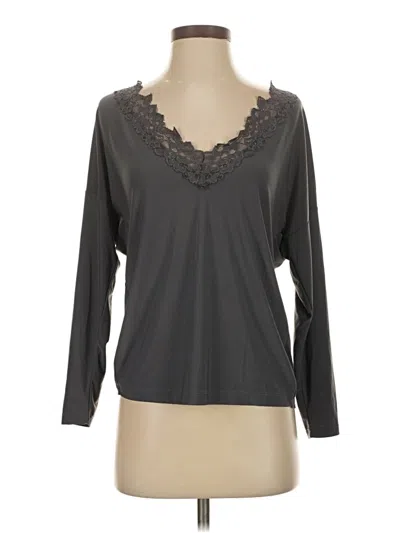 Pre-owned Daytrip Long Sleeve Top Gray V-neck Tops