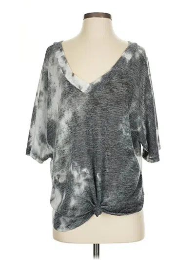 Pre-owned Daytrip Short Sleeve Top Gray Tie-dye Pattern V Neck Tops