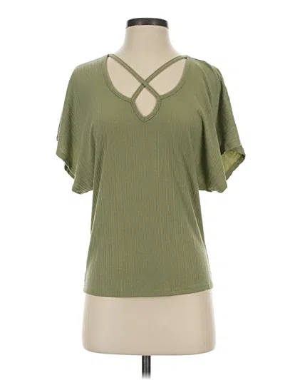 Pre-owned Daytrip Short Sleeve T-shirt In Green
