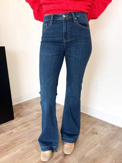 Daze Scout Mid Rise Flare Jeans In Blue