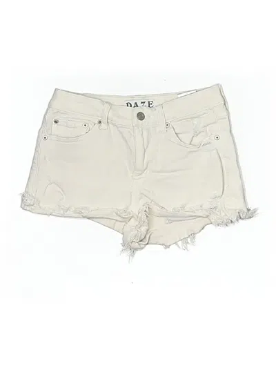 Pre-owned Daze Shorts In Ivory