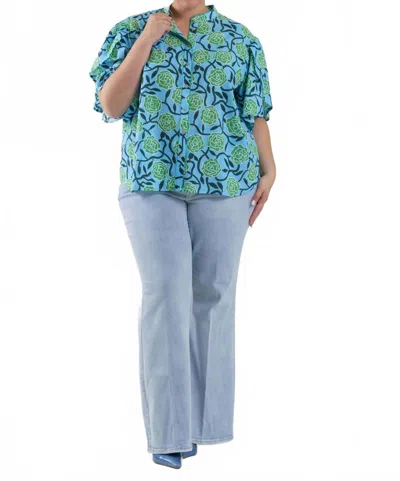 De Loreta Daniela Button Down Blouse - Plus In Amelia Print In Blue