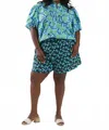 De Loreta Estefania Floral Pullover Short - Plus In Celia In Blue