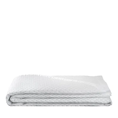 Dea Luxury Linens Dea Palm Beach Vicky Quilted Sateen Coverlet, Queen In White/silver