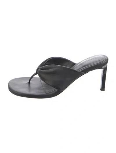 Pre-owned Dear Frances Leather Flip Flops In Black
